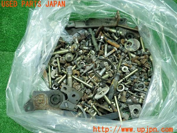 3UPJ=13340720]デリカ スペースギア(PF8W)後期 シャモニー ボルト ネジ ナット ステー類 セット ジャンク _m0