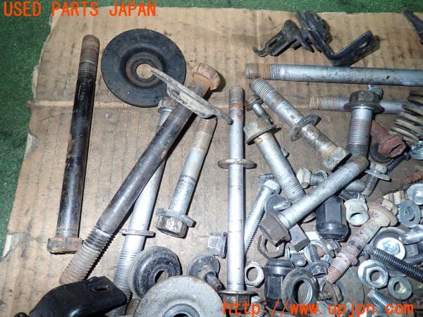 3UPJ=13350720]ハイラックスサーフ(TRN215W)後期 ネジ・ナット・ステー類 セット ジャンク_m1