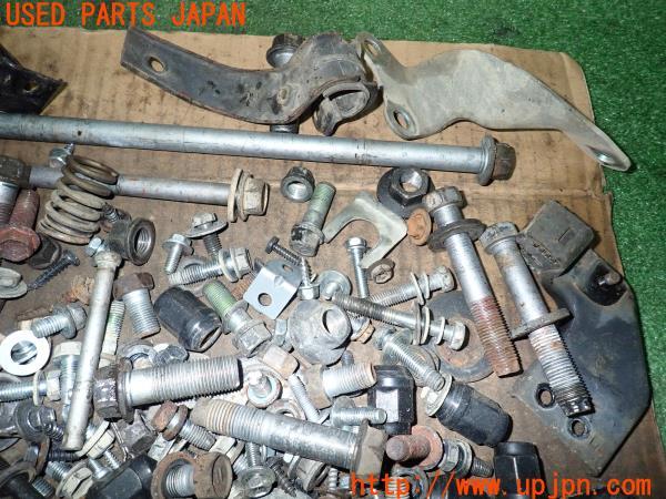 3UPJ=13350720]ハイラックスサーフ(TRN215W)後期 ネジ・ナット・ステー類 セット ジャンク_m2