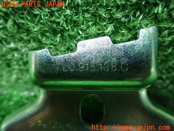 3UPJ=13410422]ポルシェ カイエンS(9PA)957 純正 バッテリークランプホルダー 7L0.915.138C 固定 金具 中古_m3