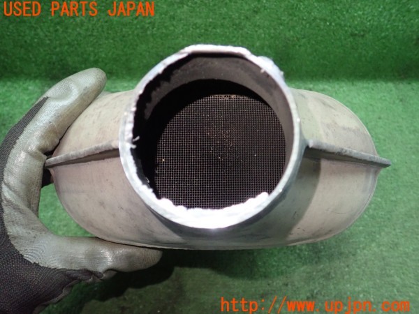 3UPJ=13430153]BMW X3(F25)前期 20d 2014y 純正 触媒 マニバーター マテリアル 約1.8Kg 切断加工品 ジャンク_m2