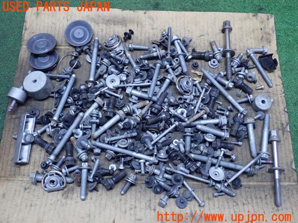 3UPJ=13460720]BMW 225xe アクティブツアラー(2C15 F45)ネジ・ナット・ステー類 セット ジャンク_m0