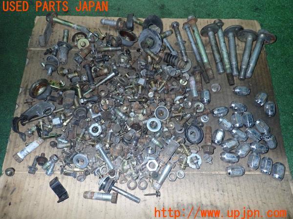 3UPJ=13480720]ハイエースワゴン 100系(KZH106W)ネジ・ナット・ステー類 セット ジャンク_m0