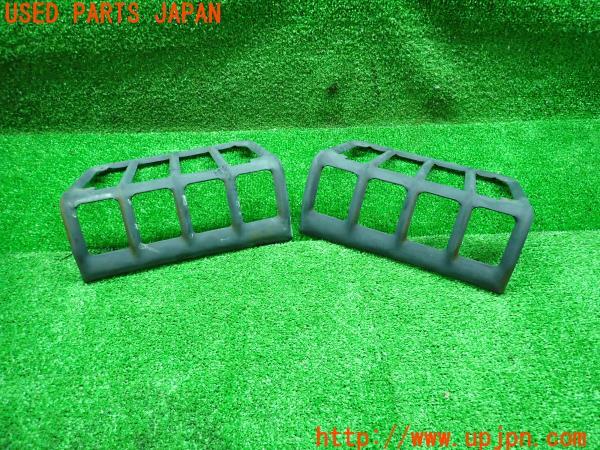 3UPJ=13560013]ジープラングラー アンリミテッド(JK38L)スポーツ Jeep テールランプガード ユーロ ライト カバー スチール ブラック 中古_m3