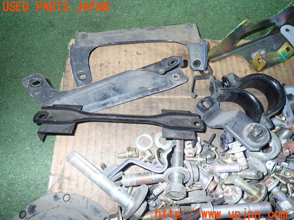 3UPJ=13580720]ソアラ(UZZ40)ネジ・ナット・ステー類 セット ジャンク_m1