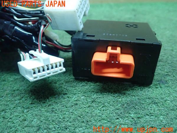 3UPJ=13740581]インプレッサ(GDB F型)純正 オプションコネクター OPコネクター キーレスエントリコントロールユニット? 中古_m4