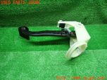 3UPJ=13770579]BMW M235iクーペ(F22)2014y 前期 純正 ブレーキペダル 中古_s2