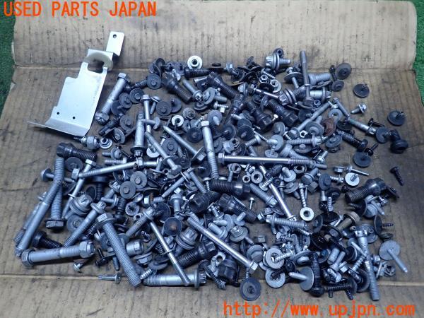 3UPJ=13820720]BMW アクティブハイブリッド3(3F30 F30)ネジ・ナット・ステー類 セット ジャンク_m0