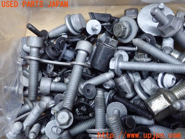 3UPJ=13990720]アウディTTクーペ(FV/8S系)2017y ボルト ネジ ナット ステー類 セット ジャンク_m4