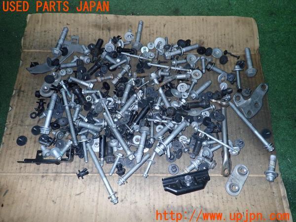 3UPJ=14050720]BMW X1(HT20 F48)ネジ・ナット・ステー類 セット ジャンク_m0