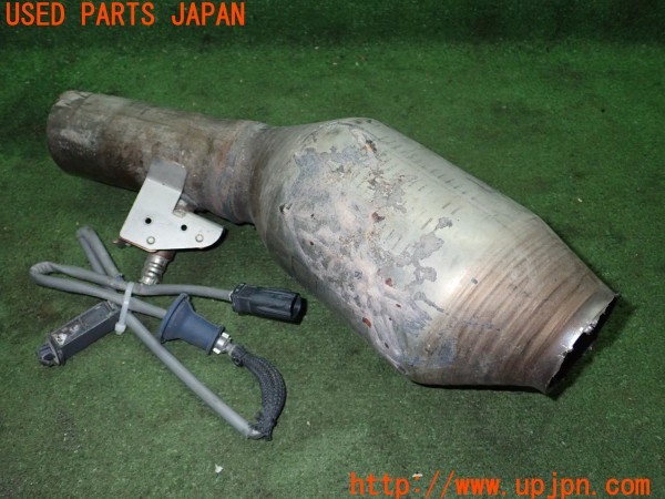 3UPJ=14110159]クラウン ハイブリッド(AZSH20)前期 純正 触媒 マニバーター マテリアル 約2.0Kg 切断加工品 ジャンク_m0