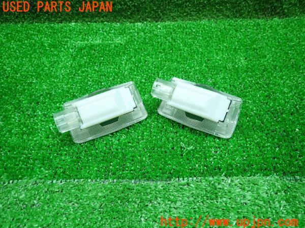 3UPJ=14150590]ハリアー(ZSU60W)前期 社外 カーテシランプ ライト ドア ウエルカム 左右 中古_m1