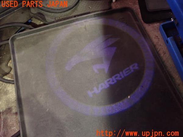 3UPJ=14150590]ハリアー(ZSU60W)前期 社外 カーテシランプ ライト ドア ウエルカム 左右 中古_m3