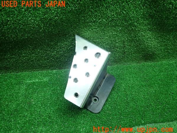 3UPJ=14530627]180SX(RPS13(改))S13系 後期 純正 フットレスト 足置き 6784035F00 中古_m0