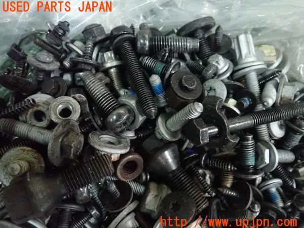 3UPJ=15350720]BMW・Z4 sDrive23i(LM25 E89)ネジ・ナット・ステー類 ジャンク_m1