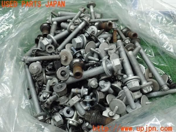 3UPJ=15370720]ベンツ・Aクラス(177084 W177)ネジ・ナット・ステー類 ジャンク_m0