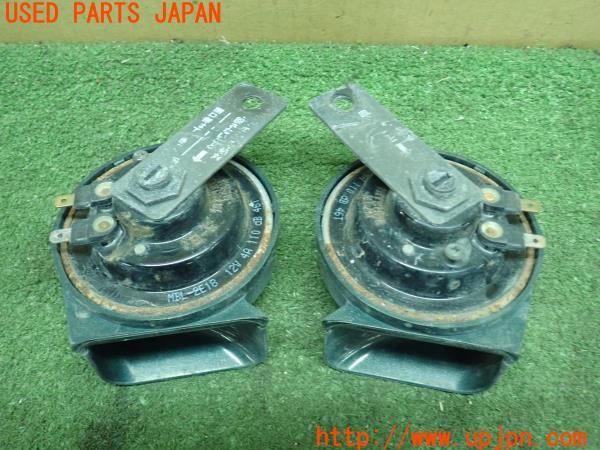 3UPJ=15580563]ランクル シグナス(UZJ100)前期 Mitsuba ミツバ ALPHAⅡ MBL-2E17 MBH2E18 ホーン 中古_m1