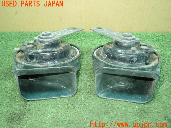 3UPJ=15580563]ランクル シグナス(UZJ100)前期 Mitsuba ミツバ ALPHAⅡ MBL-2E17 MBH2E18 ホーン 中古_m2