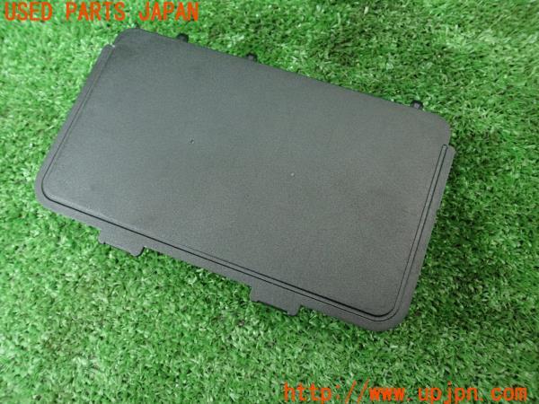 3UPJ=15590580]ポロ(AWCZP)純正 ワイヤレス充電モジュール 5NA980611 中古_m0