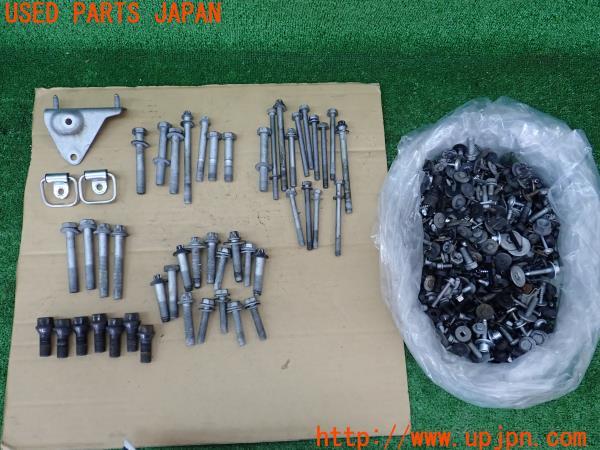 3UPJ=15740720]BMW・5シリーズ(XG20 F10)ネジ・ナット・ステー類 セット ジャンク_m0
