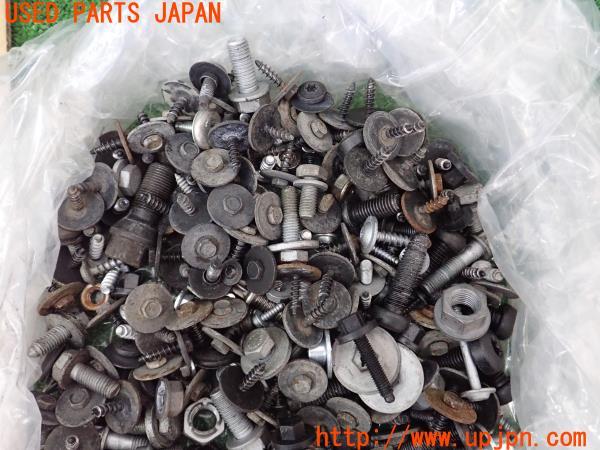 3UPJ=15740720]BMW・5シリーズ(XG20 F10)ネジ・ナット・ステー類 セット ジャンク_m2