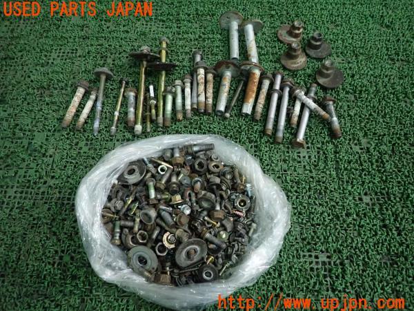 3UPJ=16730720]ハイラックスサーフ SSR-X(RZN185W)ネジ・ナット・ステー類 ジャンク_m0