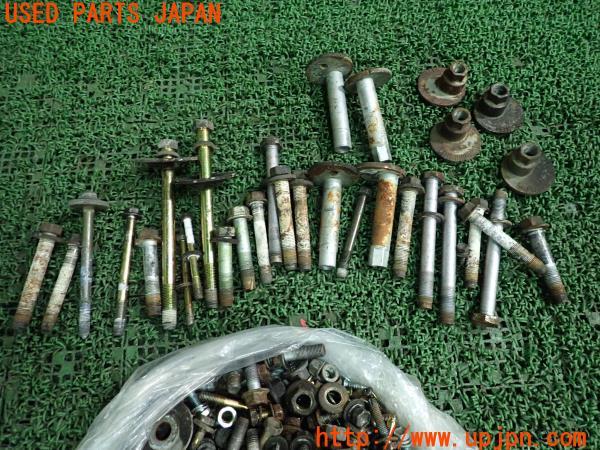 3UPJ=16730720]ハイラックスサーフ SSR-X(RZN185W)ネジ・ナット・ステー類 ジャンク_m1