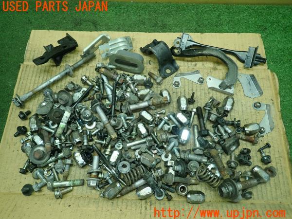3UPJ=17100720]レジアスエースバン 200系(KDH201V 2型)ネジ・ナット・ステー類 セット ジャンク_m0