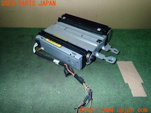 3UPJ=17220518]ベンツ ML350 4MATIC W164(164186)前期 純正 CDチェンジャー 中古_m3