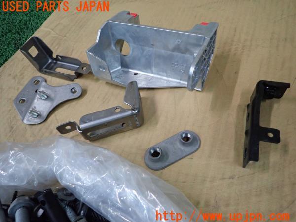 3UPJ=17350720]BMW 118i Mスポーツ(7K15 F40)ネジ・ナット・ステー類 ジャンク_m3