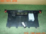 3UPJ=17410579]ヤリスクロス(MXPB15)USB端子 パネル カバー ソケット ポート 中古_s2