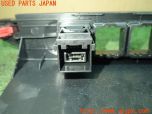 3UPJ=17410579]ヤリスクロス(MXPB15)USB端子 パネル カバー ソケット ポート 中古_s3