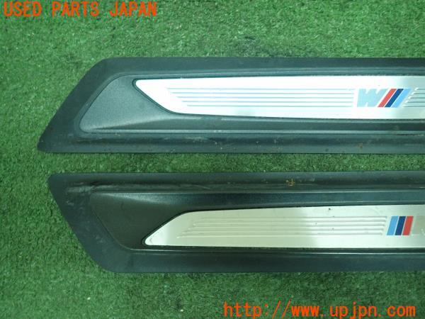 3UPJ=17460616]BMW 320d(8C20 F30)純正 スカッフプレート 中古_m1