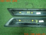 3UPJ=17460616]BMW 320d(8C20 F30)純正 スカッフプレート 中古_s3
