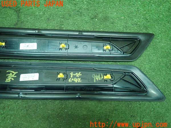 3UPJ=17460616]BMW 320d(8C20 F30)純正 スカッフプレート 中古_m4
