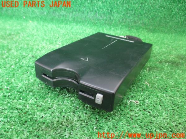3UPJ=17610549]ポルシェ パナメーラ 4S(970M48A)純正 カードリーダー 中古_m0