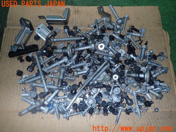 3UPJ=17680720]BMW M135i(7L20 F40)ネジ・ナット・ステー類 セット ジャンク_m0