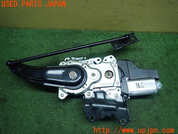 3UPJ=17850566]ヴェルファイア(GGH20W)純正 427110-10200 パワーバックドアモーター 中古_m0