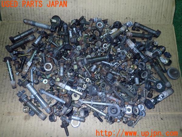 3UPJ=17960720]ランクルプラド(KZJ78W)後期 ネジ・ナット・ステー類 セット ジャンク_m0