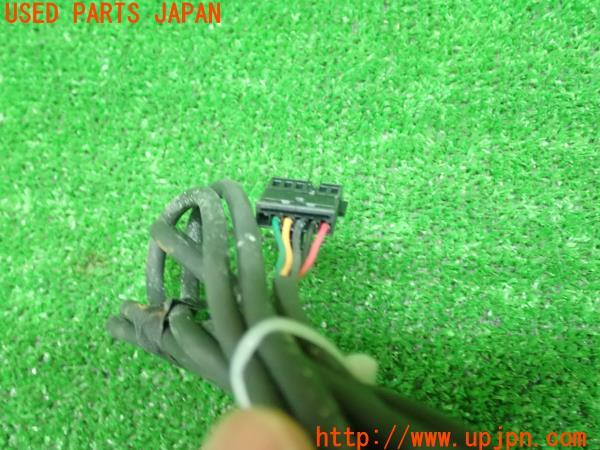 3UPJ=18170549]ベンツ A180 Aクラス(176042 W176系)メーカー不明 VICS アンテナ 中古_m4