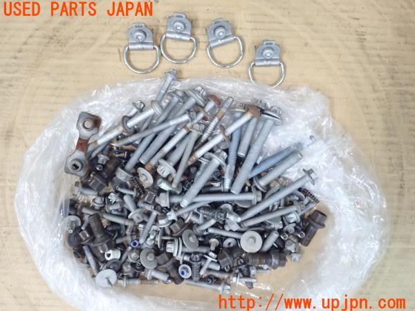 3UPJ=18170720]ベンツ A180 Aクラス(176042 W176系)ネジ・ナット・ステー類 ジャンク_m0