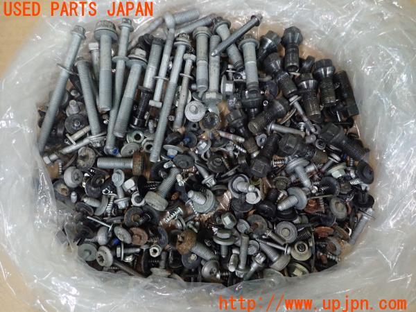 3UPJ=18230720]BMW 3シリーズ 320i(8A20 F30)ネジ・ナット・ステー類 ジャンク_m0