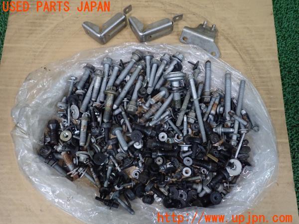3UPJ=18270720]BMW X1(HS20 F48)ネジ・ナット・ステー類 ジャンク_m0