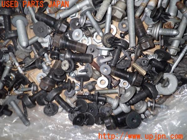 3UPJ=18270720]BMW X1(HS20 F48)ネジ・ナット・ステー類 ジャンク_m3