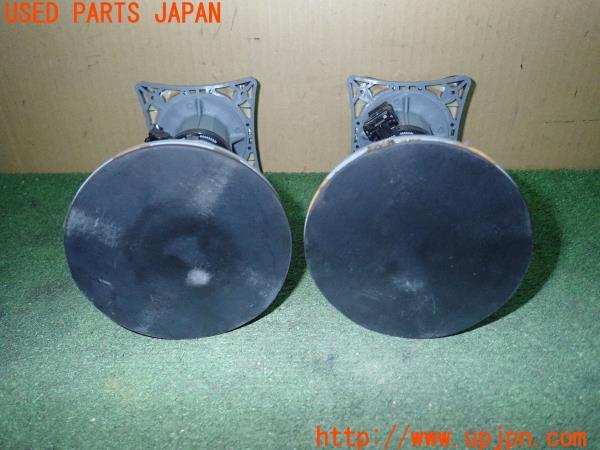 3UPJ=19230640]ハイエースワゴン(KZH100G)車載品 床束 プラスチック 中古_m2