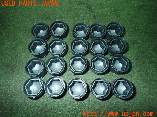 3UPJ=19320976]アウディ Q4 スポーツバック e-tron(FZEBJ)純正 4MO601173D ホイールボルトキャップ 中古_m1