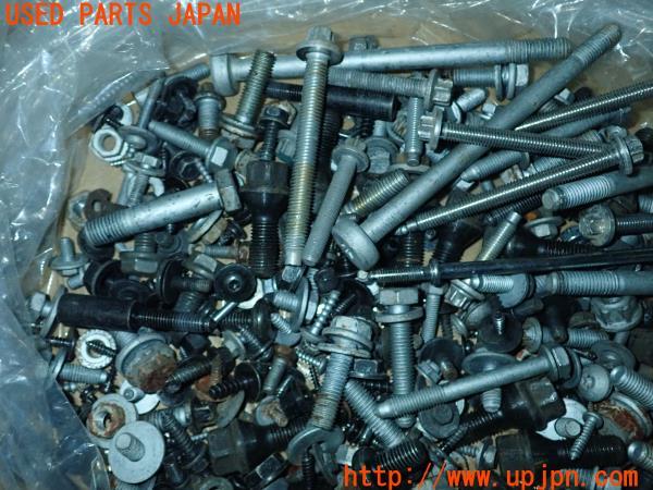 3UPJ=19370720]BMW Z4 ロードスター(BU25 E85)後期 ネジ・ナット・ステー類 ジャンク_m1