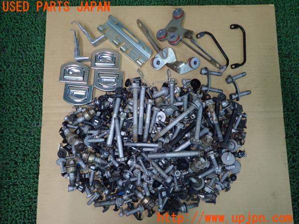 3UPJ=19490720]ポルシェ パナメーラ(970M46 970型)ネジ・ナット・ステー類 ジャンク_m0