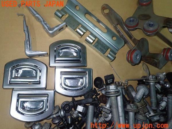 3UPJ=19490720]ポルシェ パナメーラ(970M46 970型)ネジ・ナット・ステー類 ジャンク_m1