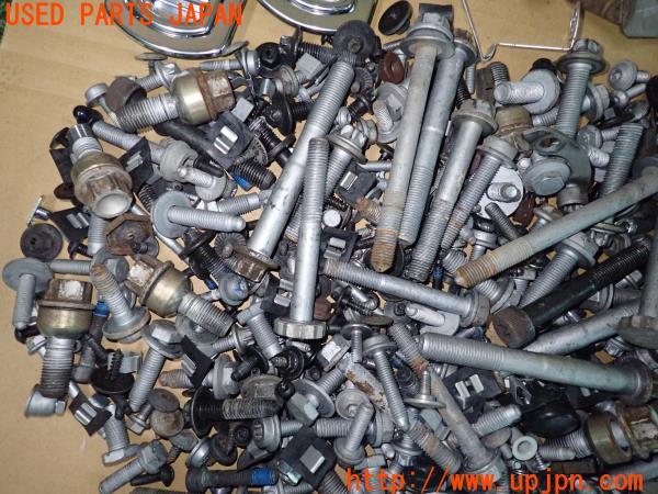 3UPJ=19490720]ポルシェ パナメーラ(970M46 970型)ネジ・ナット・ステー類 ジャンク_m3